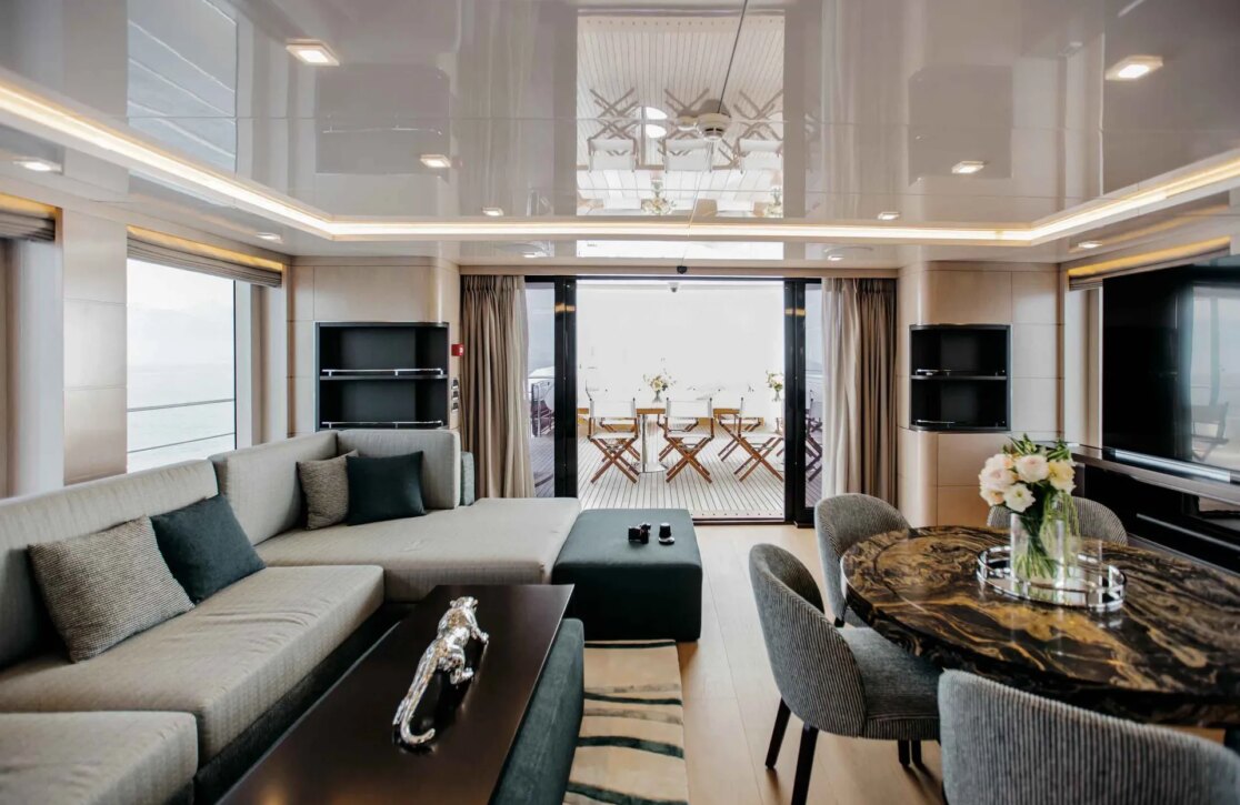 An image of Heeus yacht