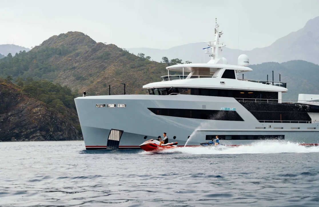 An image of Heeus yacht