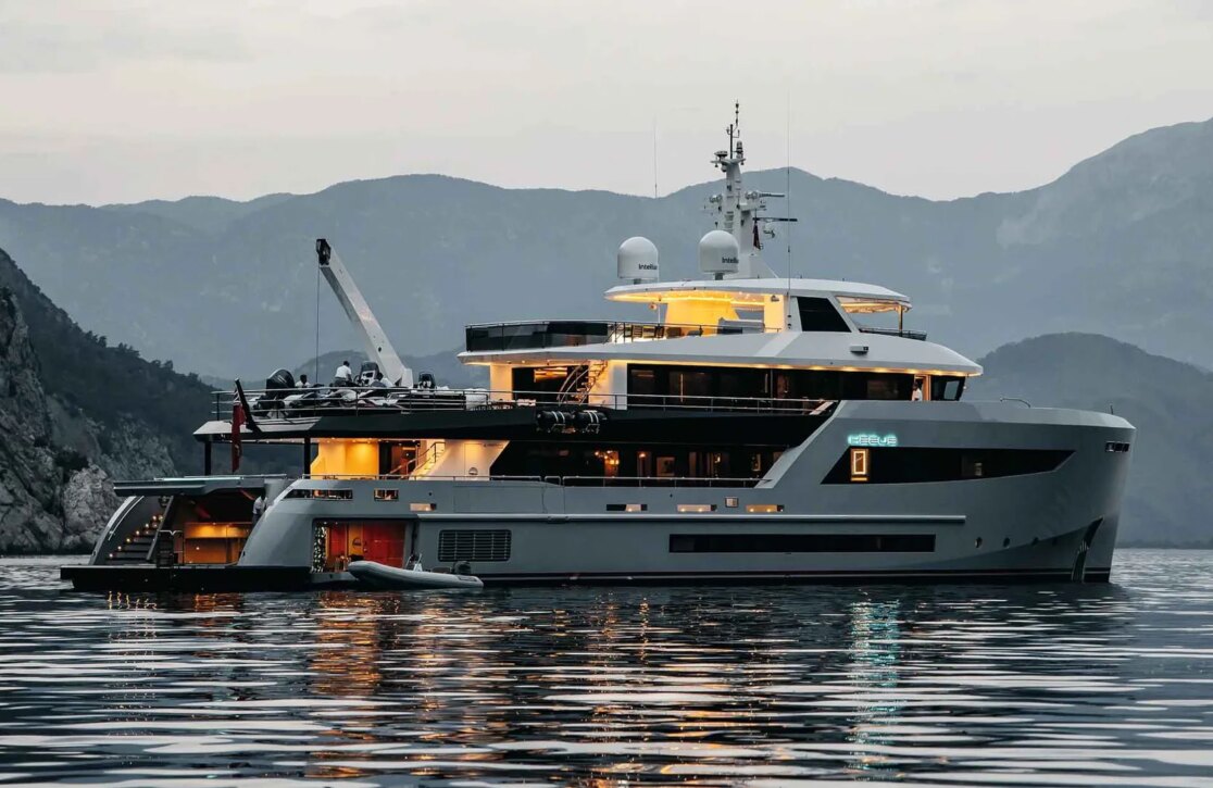 An image of Heeus yacht