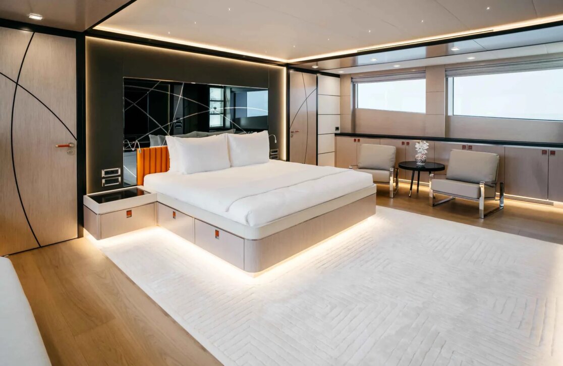 An image of Heeus yacht