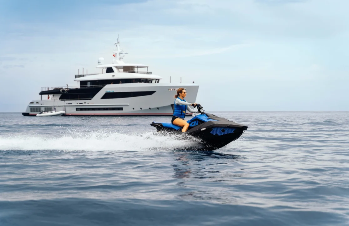 An image of Heeus yacht