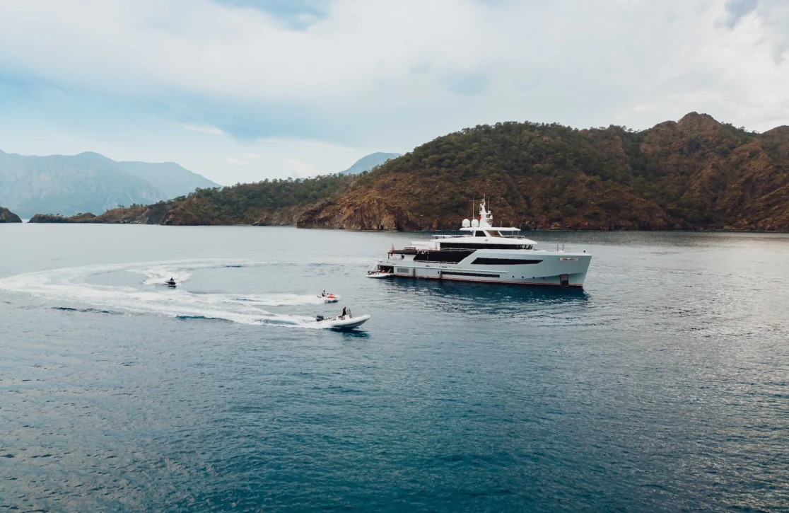 An image of Heeus yacht