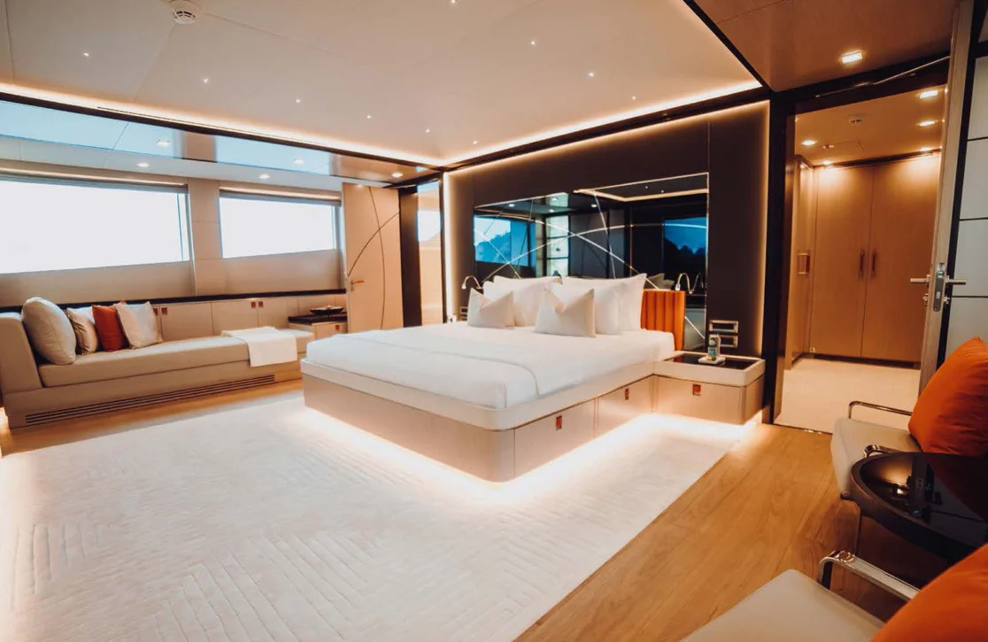 An image of Heeus yacht