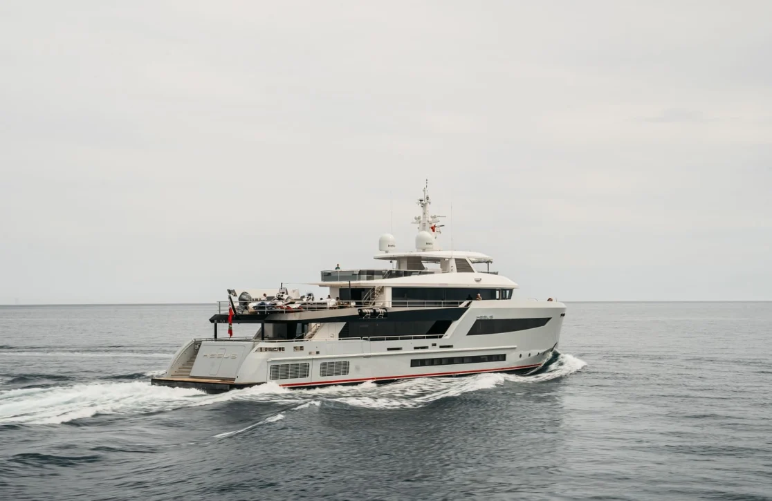 An image of Heeus yacht