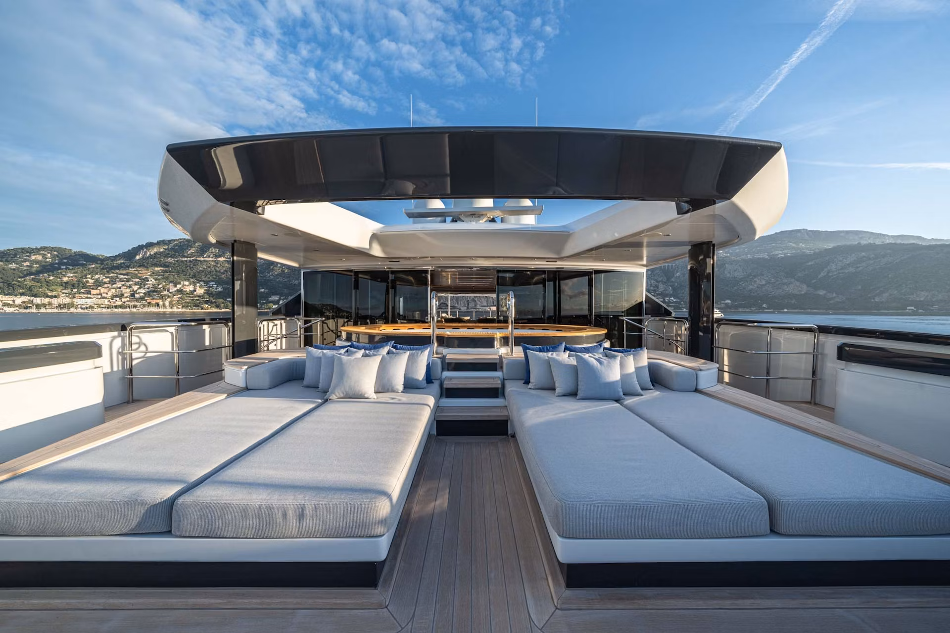 An image of Malia yacht