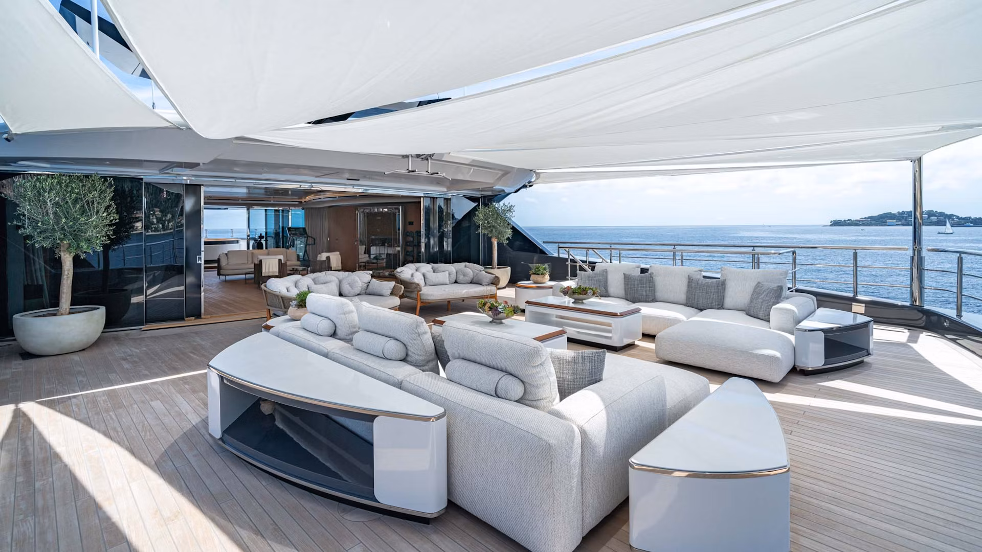 An image of Malia yacht