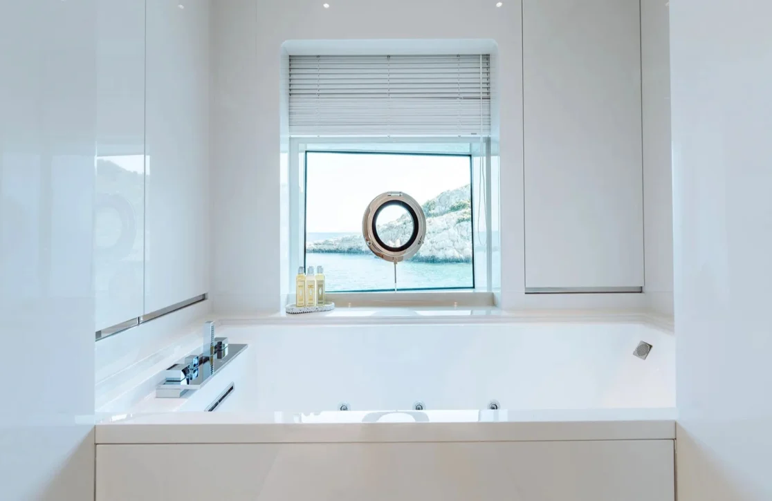 An image of Erolia yacht