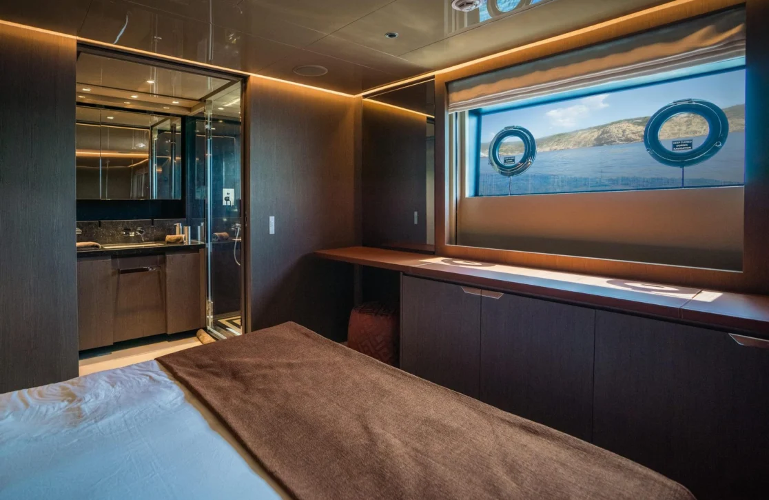 An image of Alvium yacht