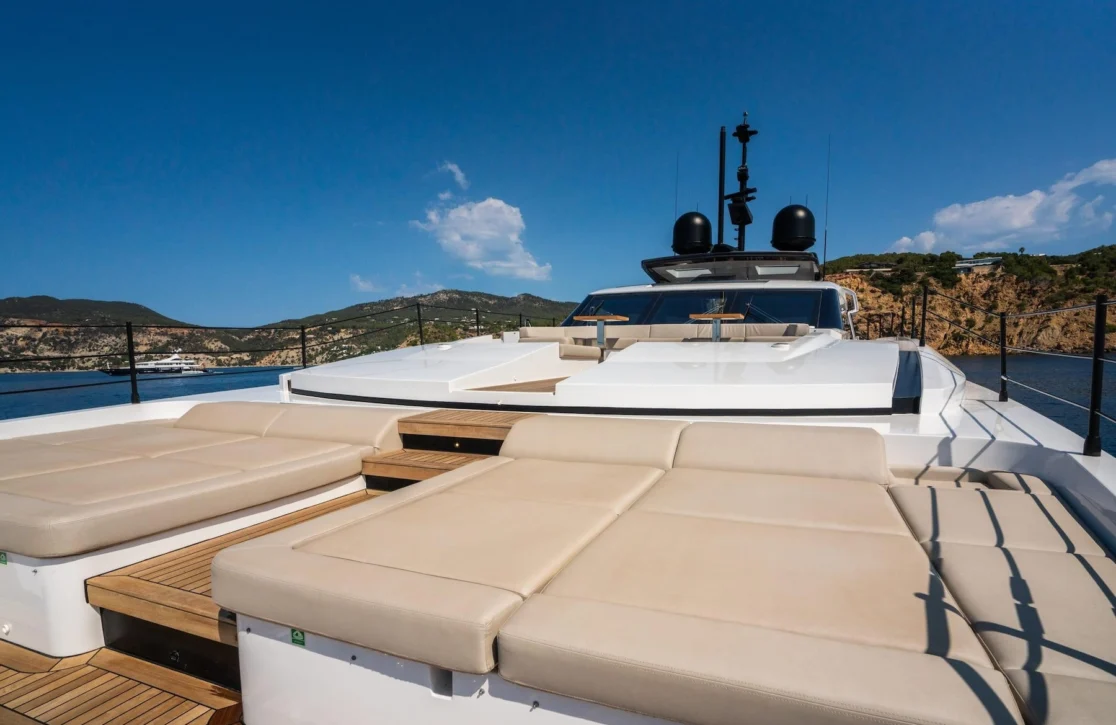 An image of Alvium yacht