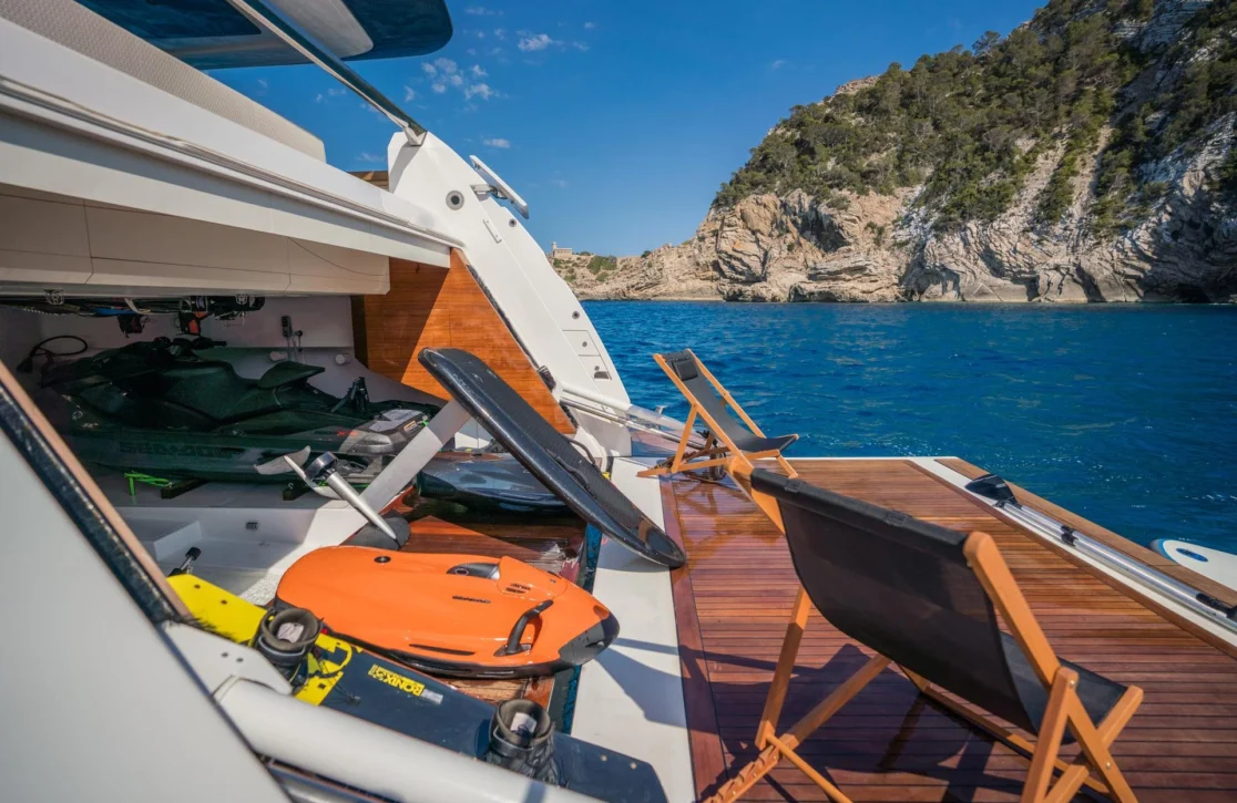 An image of Alvium yacht