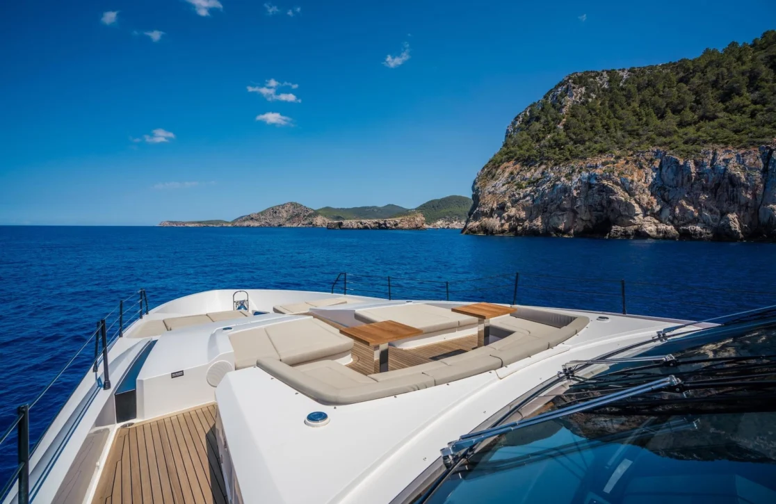 An image of Alvium yacht