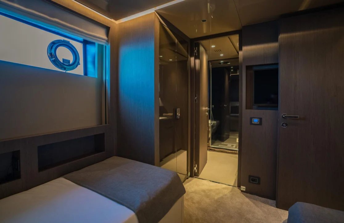 An image of Alvium yacht