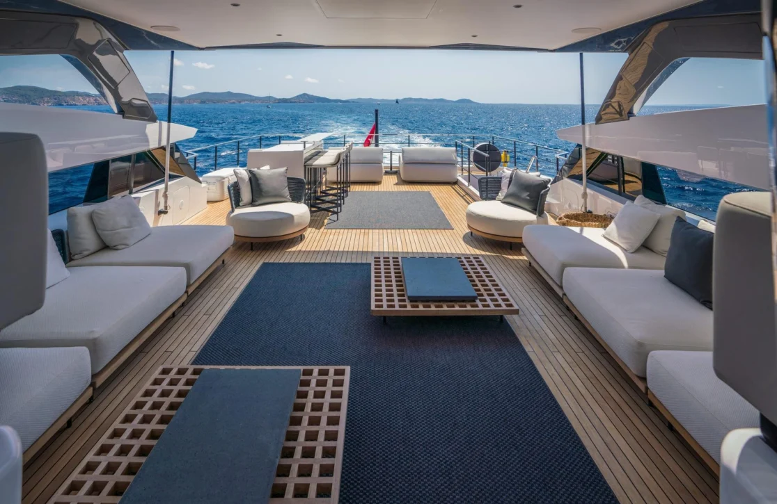 An image of Alvium yacht