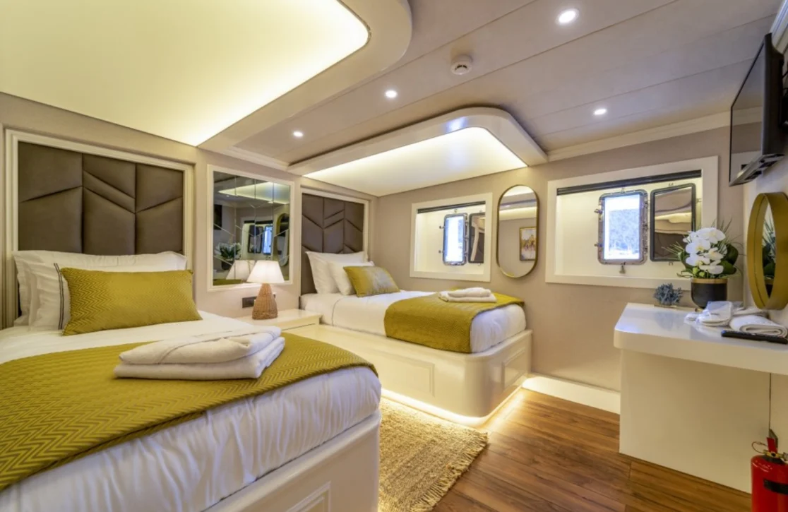 An image of Queen Of Makri yacht