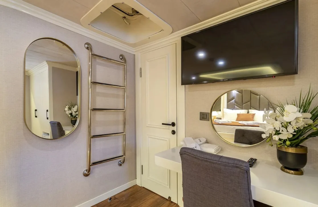 An image of Queen Of Makri yacht