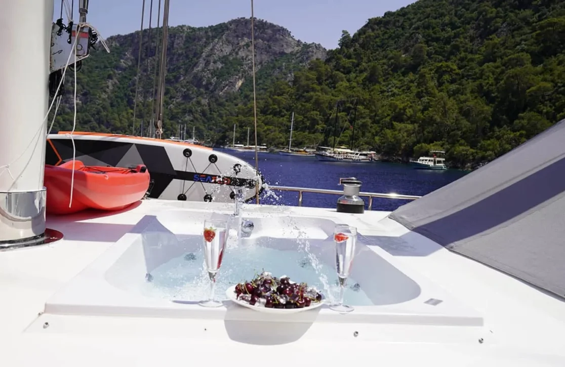 An image of Queen Of Makri yacht