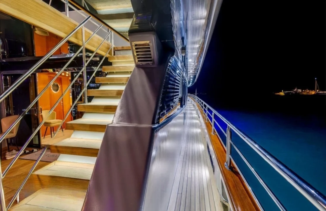 An image of Life Is Good yacht