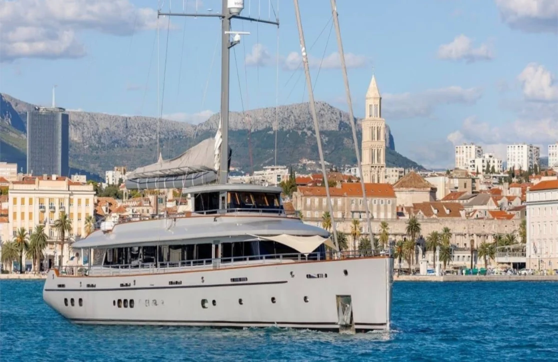An image of Life Is Good yacht
