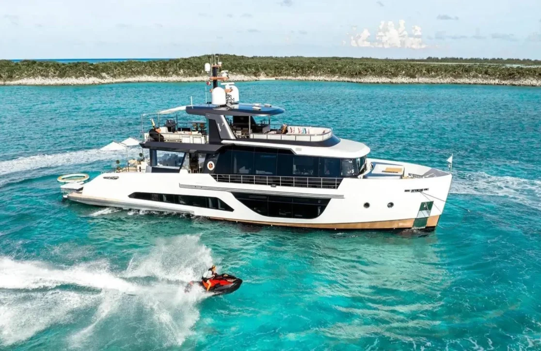 An image of Vivace yacht
