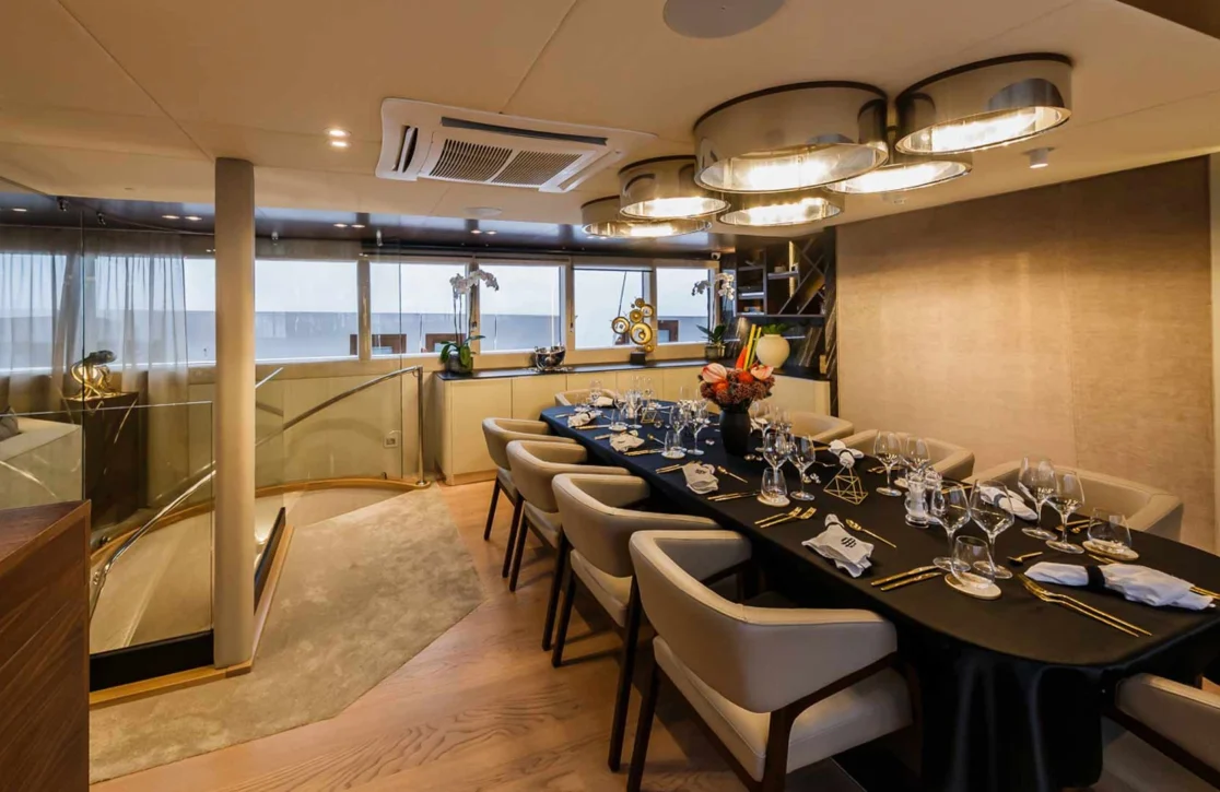 An image of Clase Azul yacht