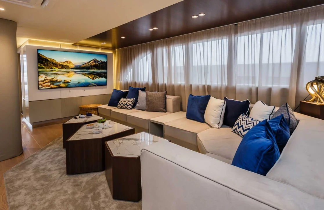 An image of Clase Azul yacht