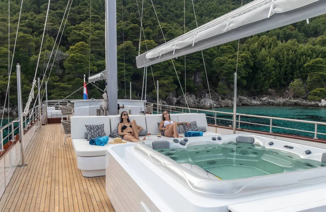 An image of Nocturno yacht