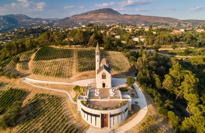 An image of French Riviera wineries