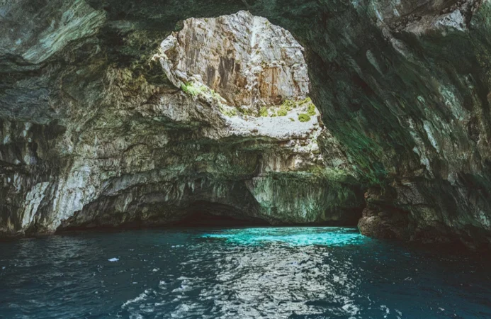 An image of Thunderball Grotto