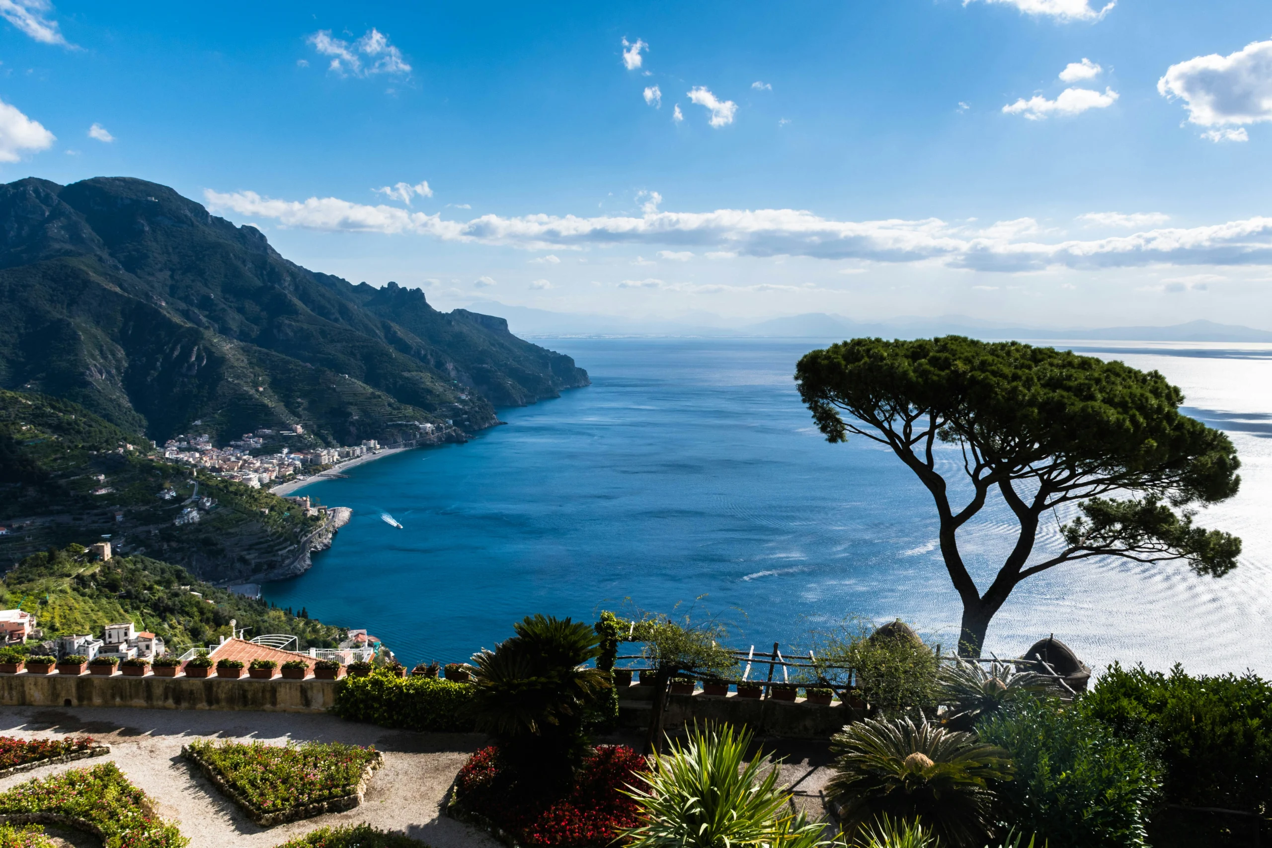 Ravello (Campanian: Raviello, Reviello) is a town and comune situated above the Amalfi Coast in the province of Salerno, Campania, Southern Italy