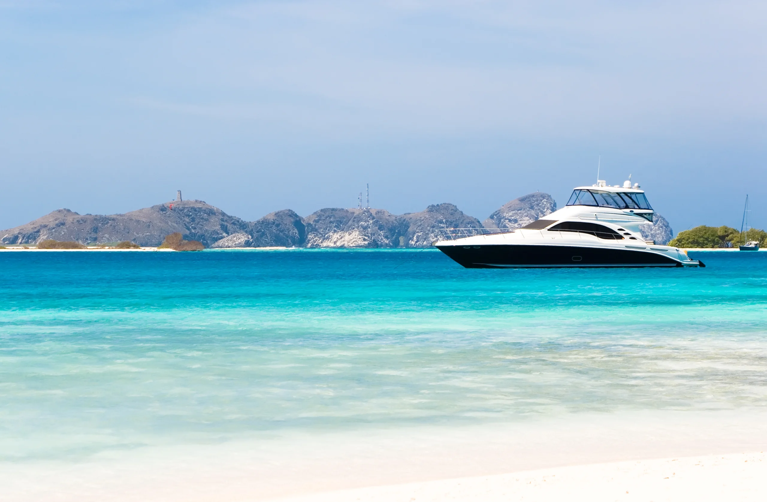 How to Throw a Yacht Party That Actually Makes Waves