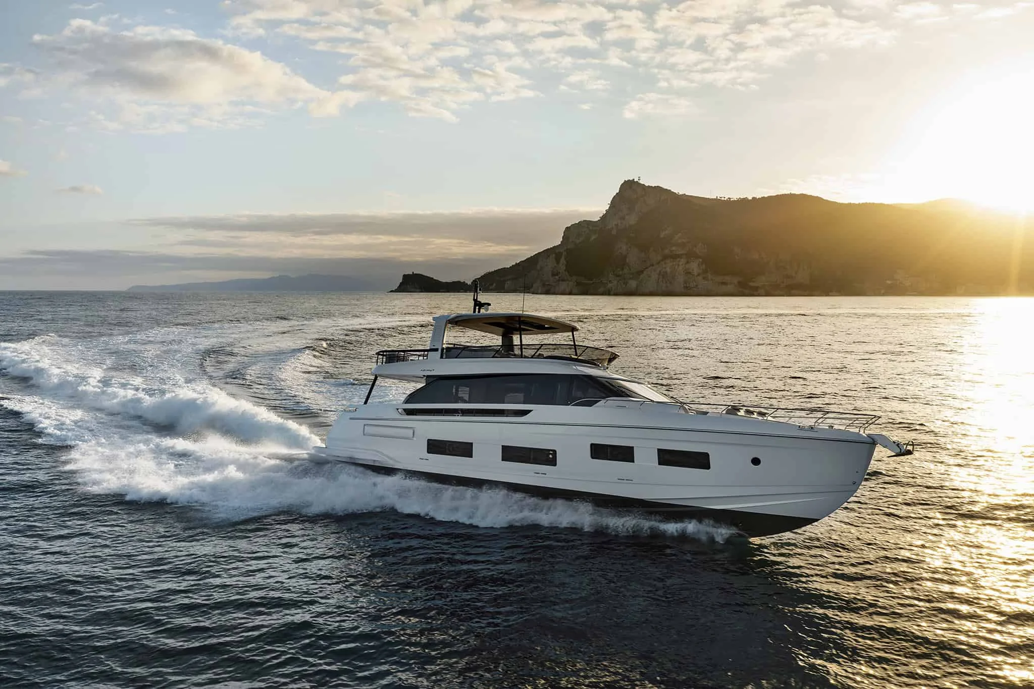 F82-Running-photo-from-azimutyachts.com