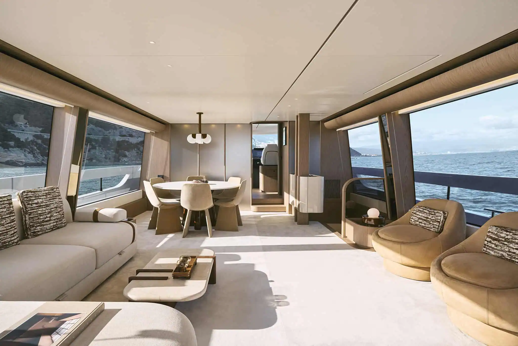F82-Salon- F82-Stern- photo from azimutyachts.com