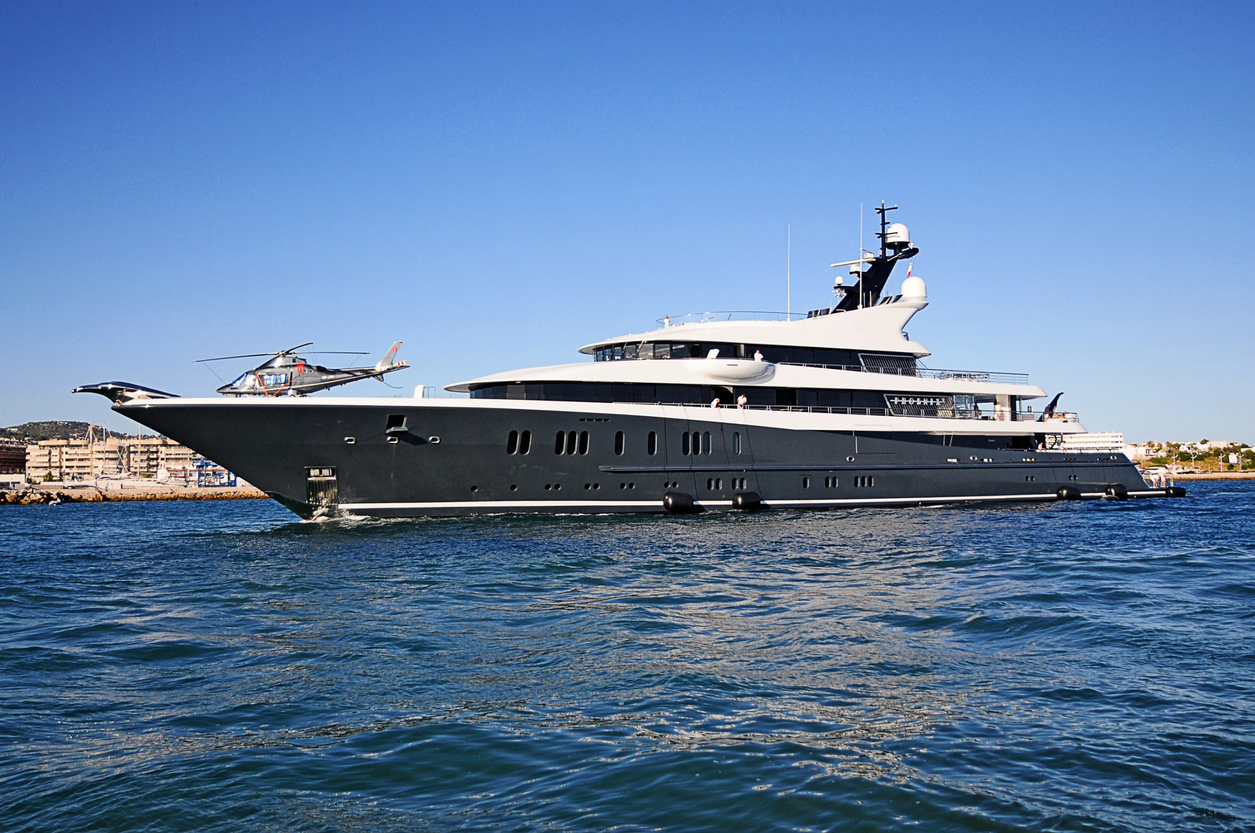 Why Yacht Buyers Are Going Bigger and Smarter in 2026