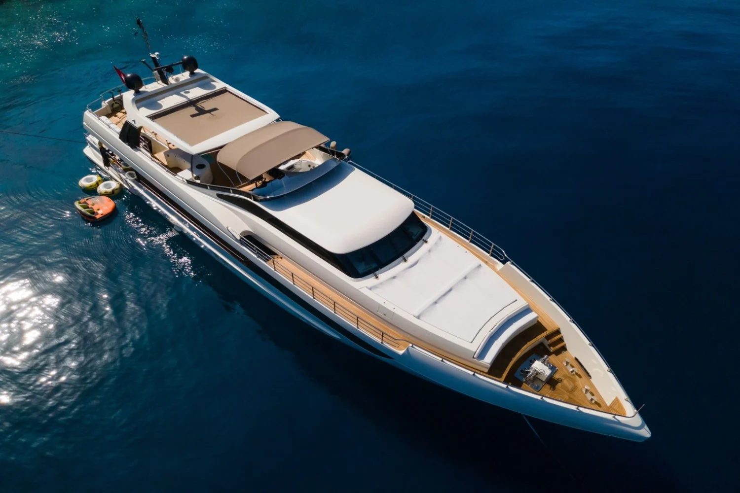 The HG Yachts Archsea large yacht.