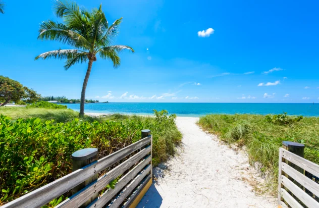 The Best Yacht Charter Destinations in Florida, According to Experts