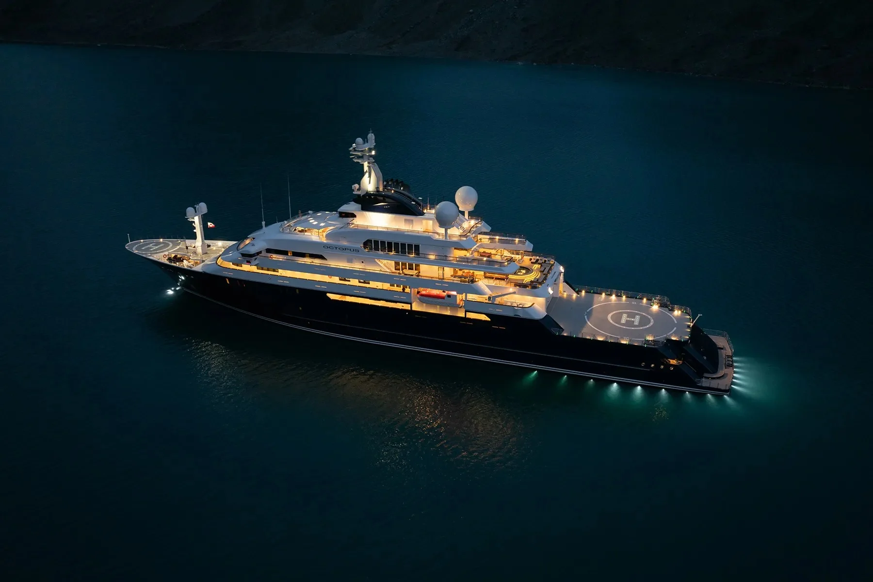 Aerial of Octopus super yacht